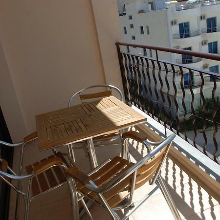 Nikos Hotel And Apartments Sarandë エクステリア 写真