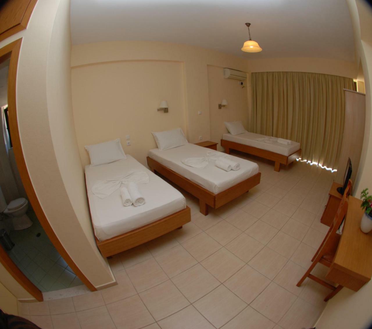 Nikos Hotel And Apartments Sarandë エクステリア 写真